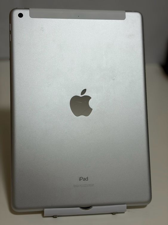 ���Хåƥ꡼97% SIM�ե꡼ iPad ��7���� 32GB ����С�