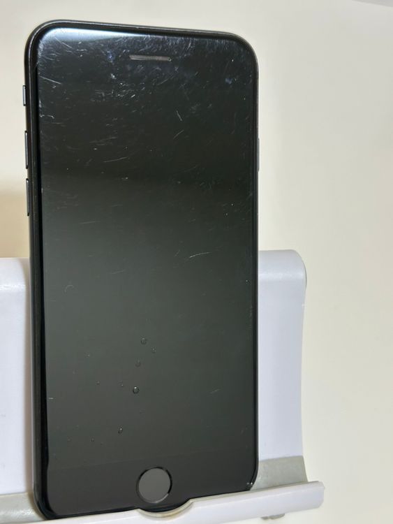 ���Хåƥ꡼89% SIM�ե꡼ iPhoneSE ��2���� 64GB �֥�å�