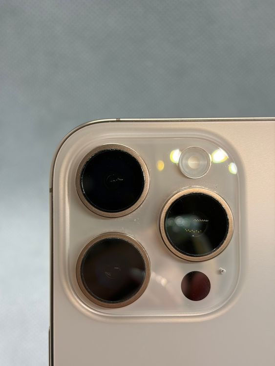 ���Хåƥ꡼87% SIM�ե꡼ iPhone16Pro 1TB �ǥ����ȥ����˥���