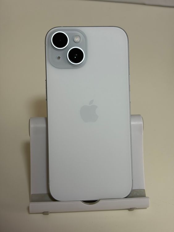 ���Хåƥ꡼86% SIM�ե꡼ iPhone15 128GB �֥롼