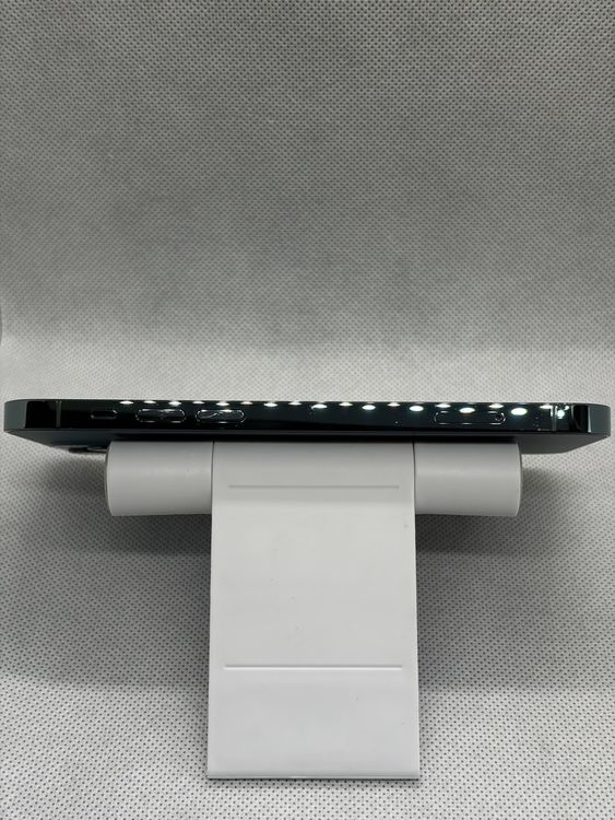 ���Хåƥ꡼87% SIM�ե꡼ iPhone12Pro 256GB �֥롼