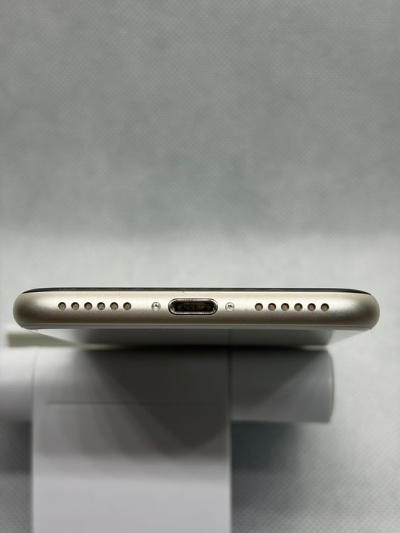 ���Хåƥ꡼86% Ķ���� SIM�ե꡼ iPhoneSE ��3���� 64GB �������饤��