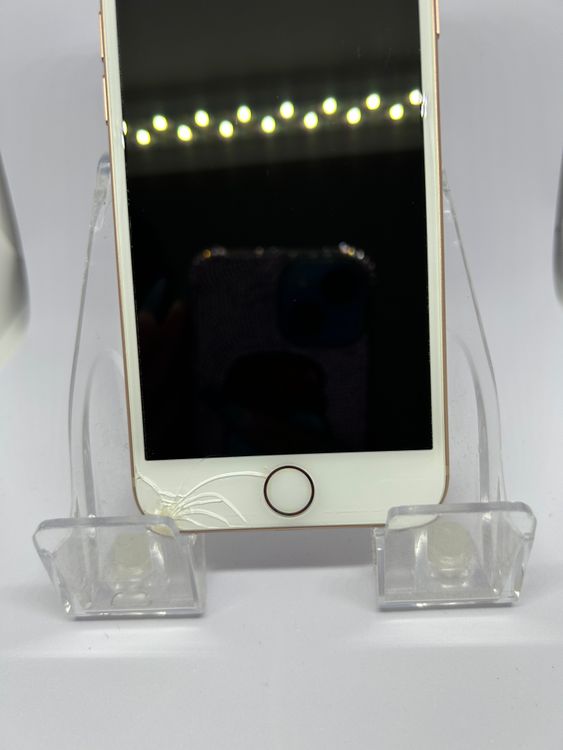 ��SIM�ե꡼ iPhone8  64GB ������� �Хåƥ꡼81%