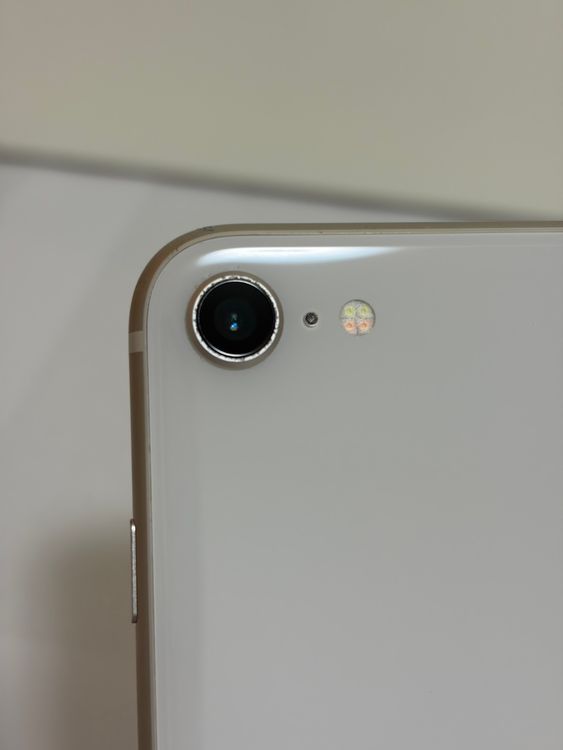 ���Хåƥ꡼86% SIM�ե꡼ iPhoneSE ��3���� 128GB �������饤��