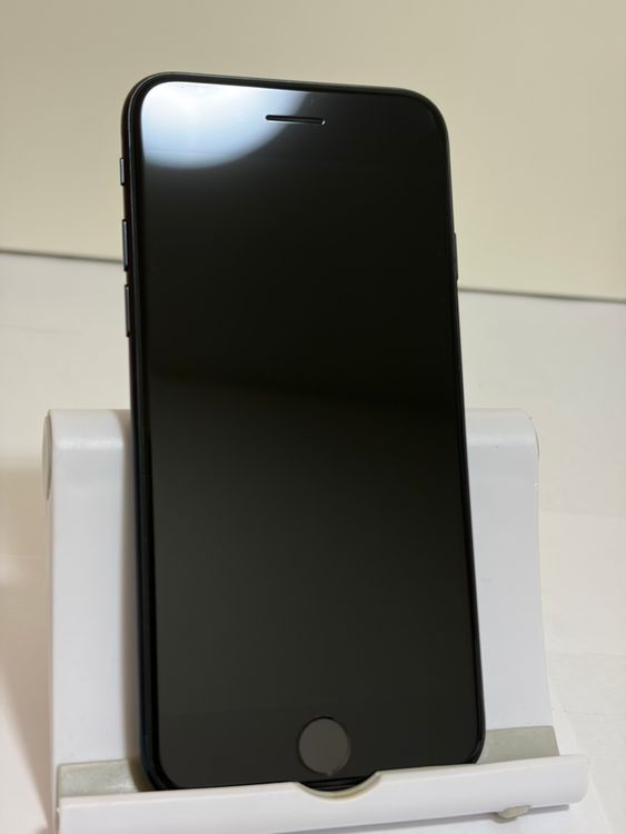 ���Хåƥ꡼80% SIM�ե꡼ iPhoneSE ��3���� 64GB �ߥåɥʥ���
