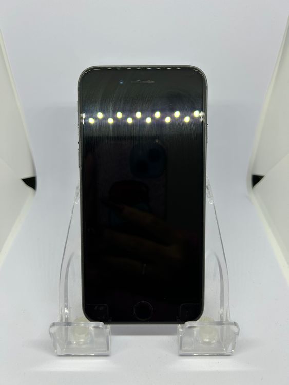 ��SIM�ե꡼ iPhone8  64GB ���ڡ������쥤 �Хåƥ꡼79%
