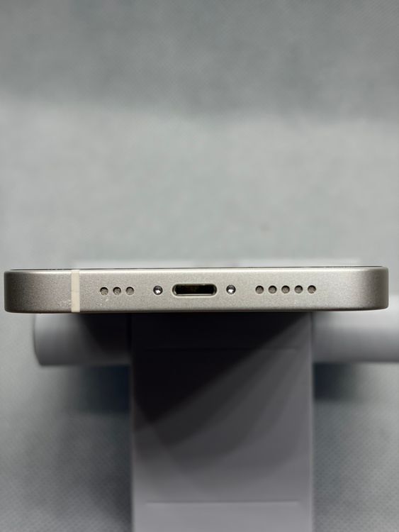 ���Хåƥ꡼85% Ķ���� SIM�ե꡼ iPhone14 128GB �������饤��