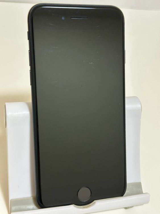 ���Хåƥ꡼81% SIM�ե꡼ iPhoneSE ��3���� 64GB �ߥåɥʥ���