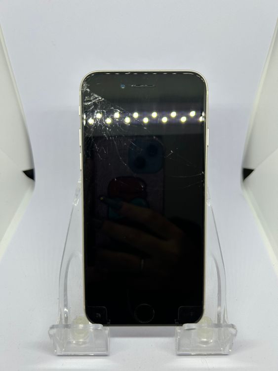 ��SIM�ե꡼ iPhoneSE��3����  64GB �������饤�� �Хåƥ꡼87%