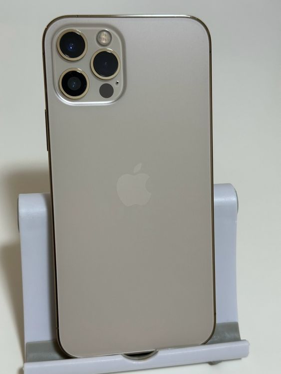 ���Хåƥ꡼81% SIM�ե꡼ iPhone12Pro 256GB �������
