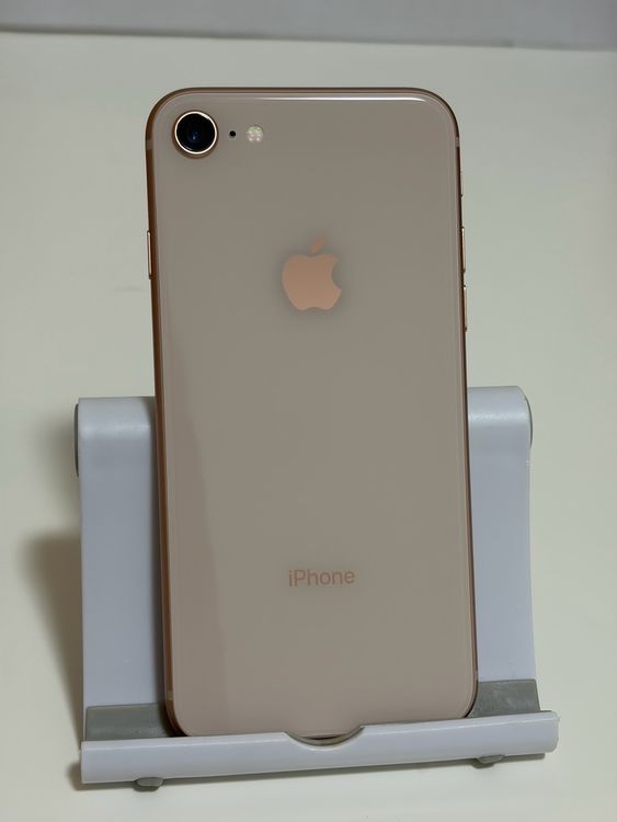 ���Хåƥ꡼82% ���ʡ�SIM�ե꡼ iPhone8 64GB �������