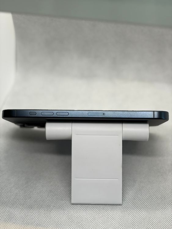 ���Хåƥ꡼88% SIM�ե꡼ iPhone15ProMax 256GB �֥롼