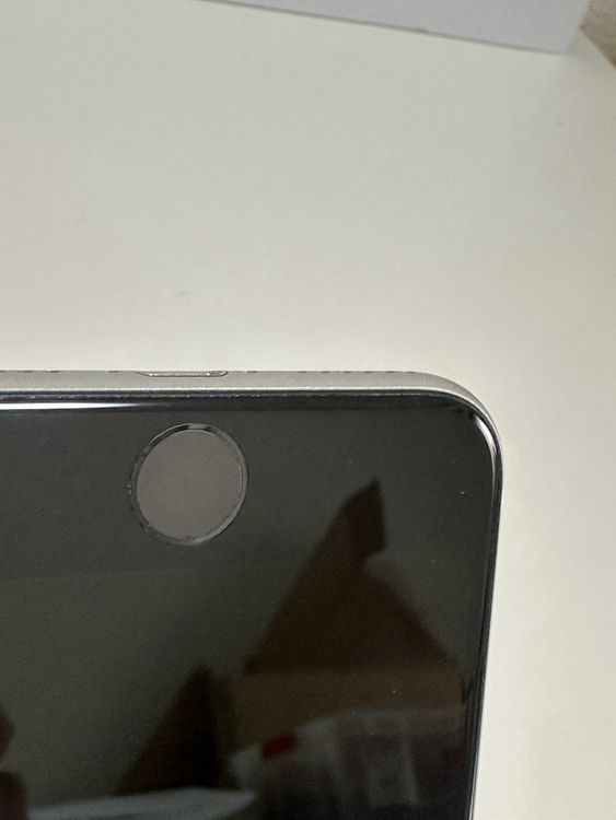 ���Хåƥ꡼80% SIM�ե꡼ iPhoneSE ��2���� 64GB �ۥ磻��