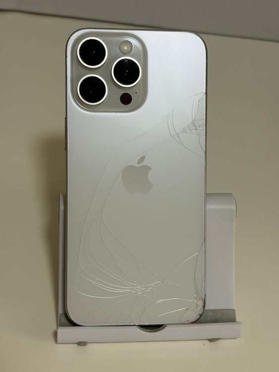 ���Хåƥ꡼89% SIM�ե꡼ iPhone15ProMax 512GB �ۥ磻�ȥ����˥���