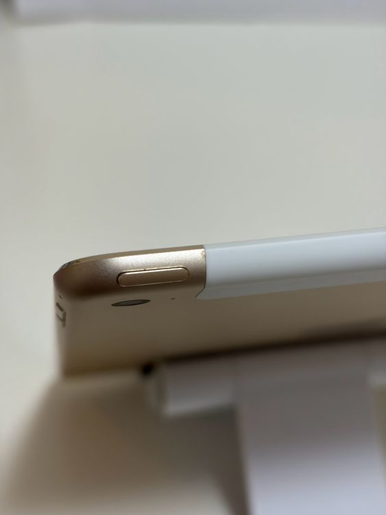 ��iPad Air ��2���� 16GB ������� docomo