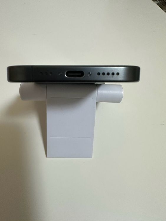 ��SIM�ե꡼ iPhone15Pro 256GB �֥�å������˥���