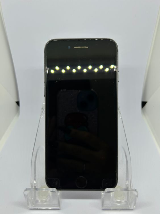 ��SIM�ե꡼ iPhone8  64GB ���졼 �Хåƥ꡼83%
