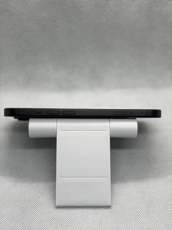 ���Хåƥ꡼80% Ķ���� SIM�ե꡼ iPhone15 128GB �֥�å�