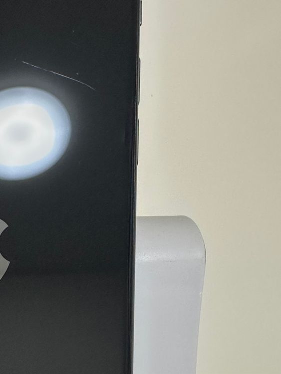 ���Хåƥ꡼98% ���� SIM�ե꡼ iPhoneSE ��3���� 64GB �ߥåɥʥ���