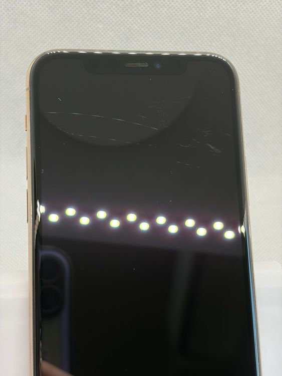 ���Хåƥ꡼89% SIM�ե꡼ iPhone11Pro 64GB �������