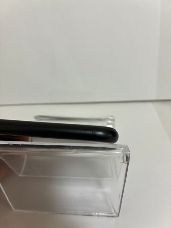 ������ iPhoneSE�裲���� 64GB �֥�å� ����̵��
