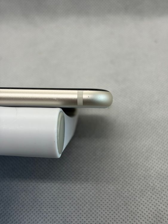 ���Хåƥ꡼87% SIM�ե꡼ iPhoneSE ��3���� 64GB �������饤��