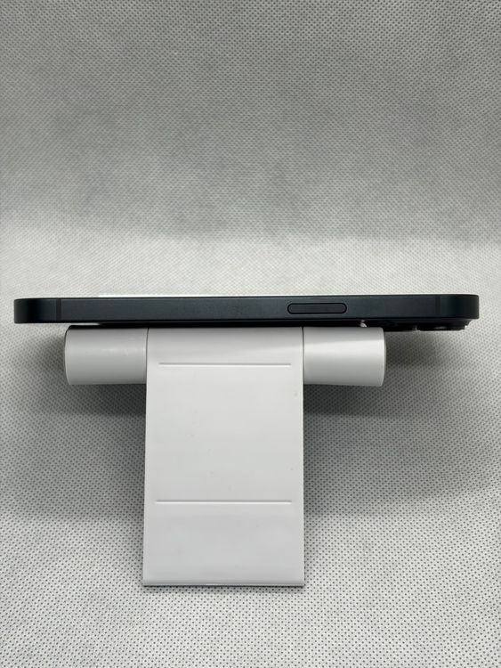 ���Хåƥ꡼88% Ķ���� SIM�ե꡼ iPhone14 128GB �ߥåɥʥ���