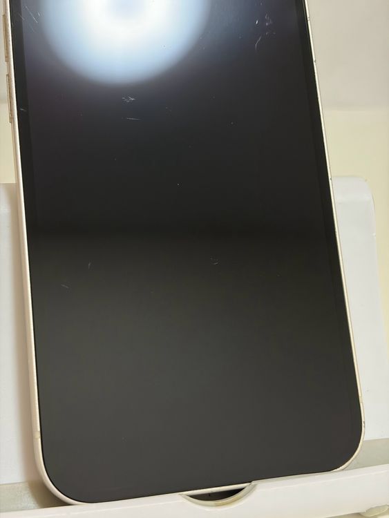 ���Хåƥ꡼86% SIM�ե꡼ iPhone13 128GB �������饤��