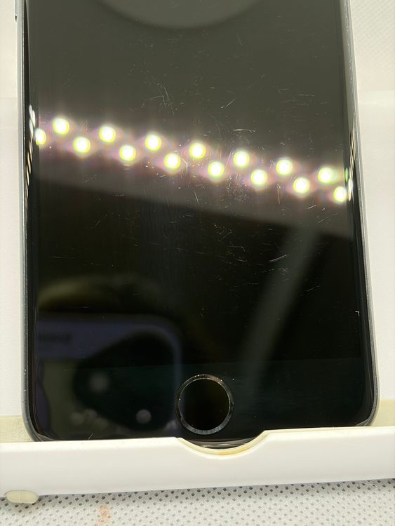 ���ϥԥͥ��ͥå� SIM�ե꡼ iPhoneSE ��3���� 64GB �ߥåɥʥ���