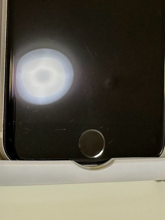 ��SIM�ե꡼ iPhoneSE ��2���� 128GB �ۥ磻��