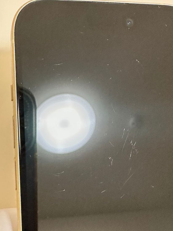 ���Хåƥ꡼85% SIM�ե꡼ iPhone15 128GB ��������
