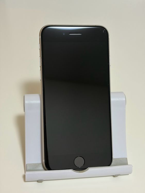 ���Хåƥ꡼100% SIM�ե꡼ iPhoneSE ��3���� 64GB �������饤��