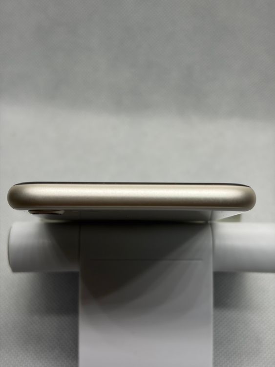 ���Хåƥ꡼86% Ķ���� SIM�ե꡼ iPhoneSE ��3���� 64GB �������饤��