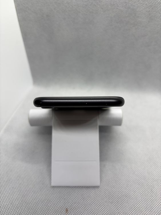 ���ϥԥͥ� ���� SIM�ե꡼ iPhoneSE ��2���� 64GB �֥�å� �Хåƥ꡼83%