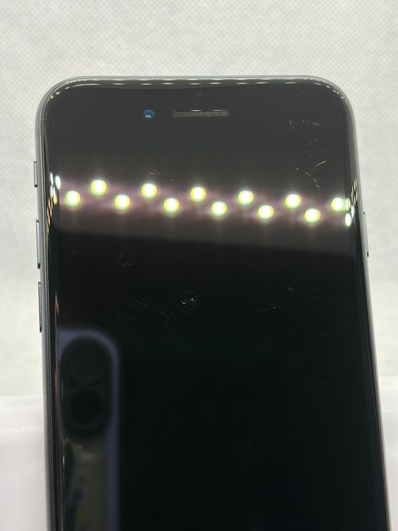 ���Хåƥ꡼91% SIM�ե꡼ iPhoneSE ��3���� 64GB �ߥåɥʥ���