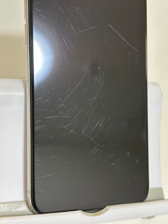 ���Хåƥ꡼82% SIM�ե꡼ iPhoneX 256GB ����С�