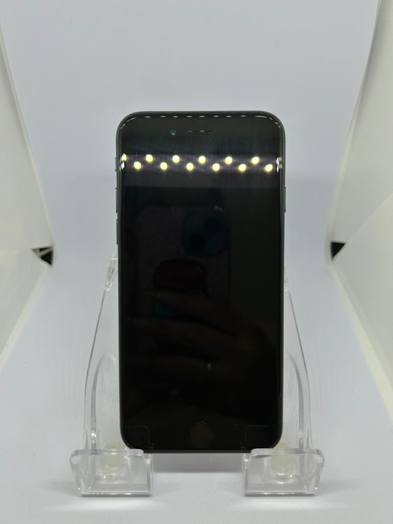��SIM�ե꡼ iPhoneSE��3����  64GB �ߥåɥʥ���