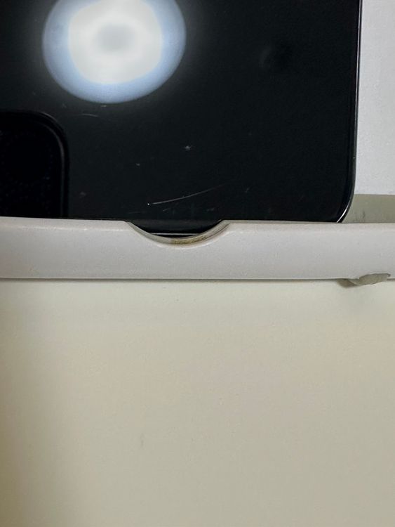 ���Хåƥ꡼90% SIM�ե꡼ iPhoneSE ��3���� 64GB �ߥåɥʥ���