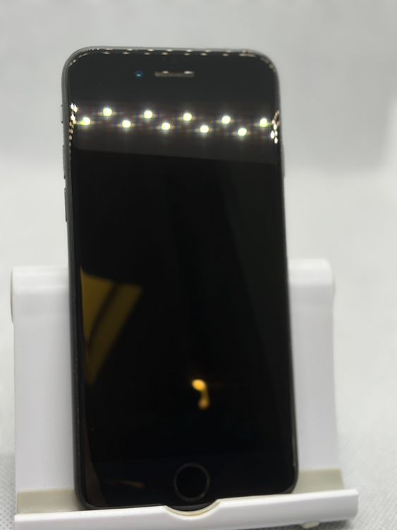 ���Хåƥ꡼83% SIM�ե꡼ iPhoneSE ��2���� 64GB �֥�å�