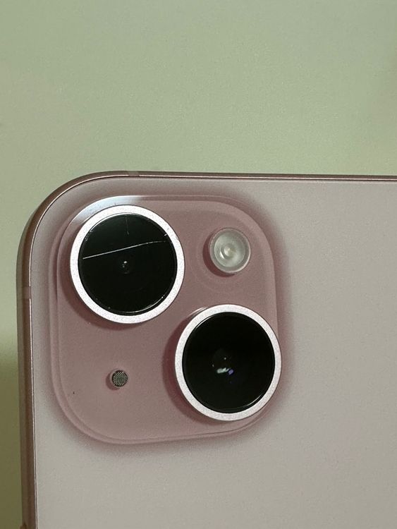 ���Хåƥ꡼85% SIM�ե꡼ iPhone15 128GB �ԥ�