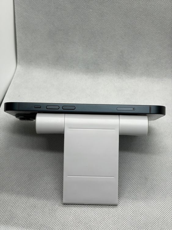 ��Ķ���� SIM�ե꡼ iPhone14 128GB �ߥåɥʥ��� �Хåƥ꡼84%