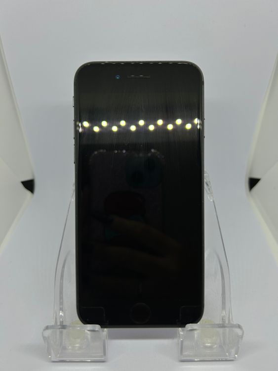 ��SIM�ե꡼ iPhone8  64GB ���졼 �Хåƥ꡼86%