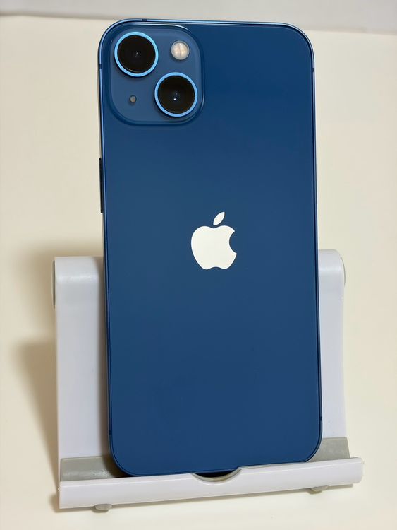 ���Хåƥ꡼85% SIM�ե꡼ iPhone13 128GB �֥롼