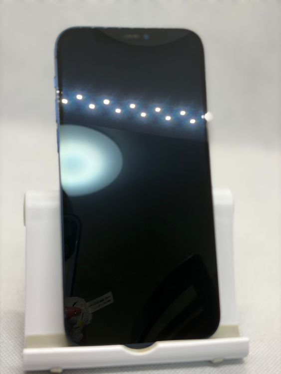 ���Хåƥ꡼100% SIM�ե꡼ iPhone12 128GB �֥롼