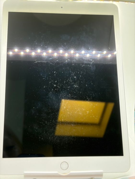 ��SIM�ե꡼ iPad ��8���� 32GB ����С�