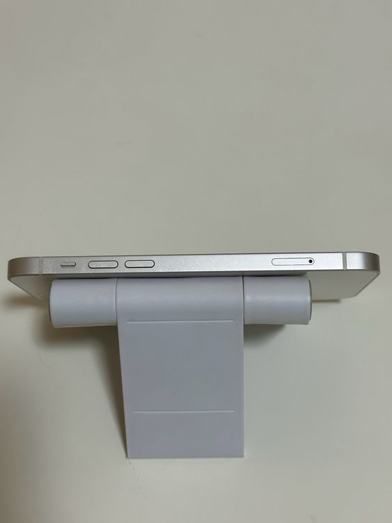 ��SIM�ե꡼ iPhone12 64GB �ۥ磻��
