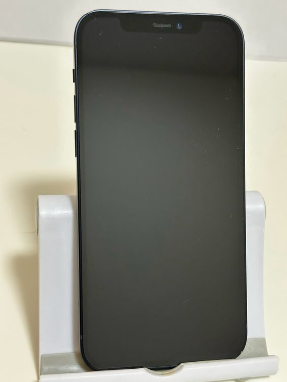 ���Хåƥ꡼83% SIM�ե꡼ iPhone12 64GB �֥�å�