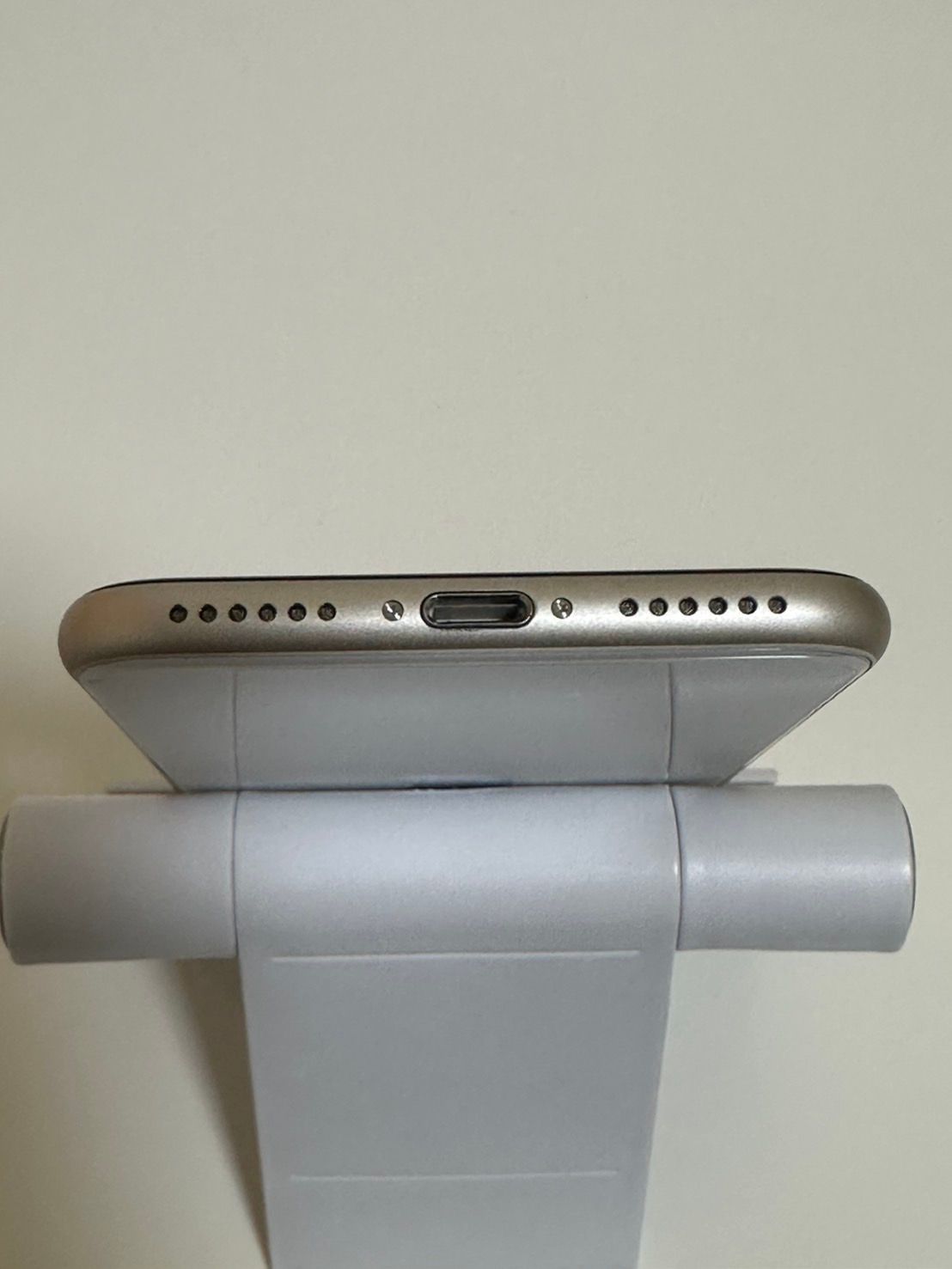 IphoneSE 32GB シルバーSIMフリーバッテリー96％美品 ムスビー｜○新品同様 バッテリー96% SIMフリー iPhoneSE 第3世代