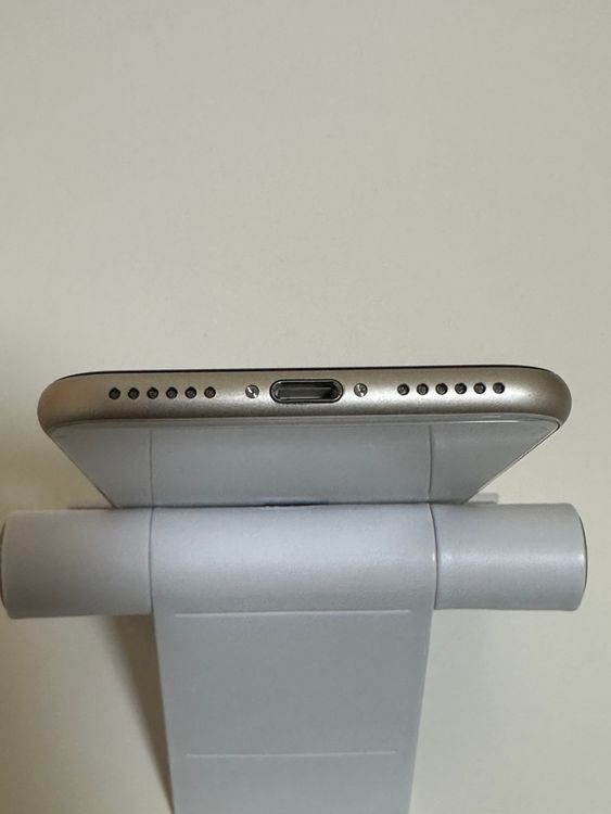 ������Ʊ�� �Хåƥ꡼96% SIM�ե꡼ iPhoneSE ��3���� 128GB �������饤��