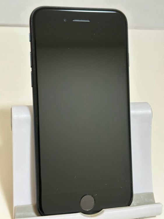 ���Хåƥ꡼81% ���� SIM�ե꡼ iPhoneSE ��3���� 64GB �ߥåɥʥ���